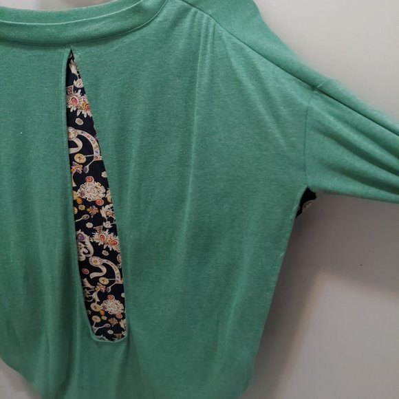 Women's Size M Mint Patterned Baggy Casual Two Layered Top - Picture 5 of 6
